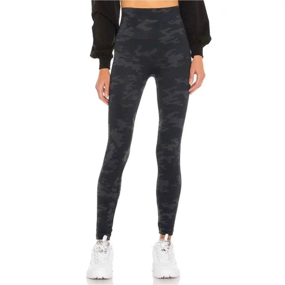 SPANX Look At Me Now Camouflage Leggings Medium - Picture 1 of 11